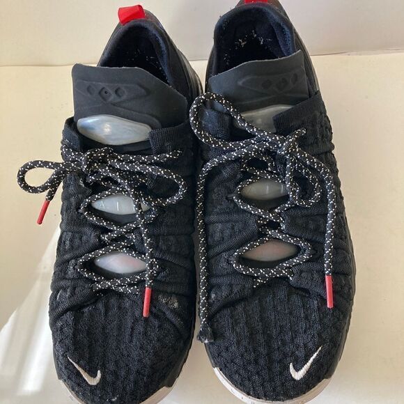 Nike Lebron XVIII (GS) CW2760-001 Basketball Shoes Black White Red Youth Sz 5.5Y - Picture 2 of 9